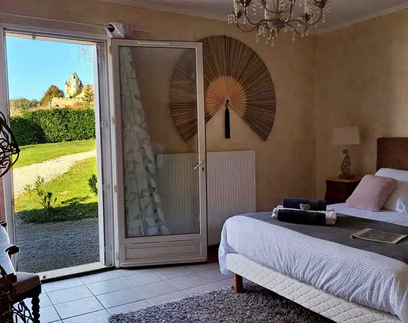 http://Chambre%20d'hôtes%20Joséphine%20avec%20vue%20sur%20le%20château%20de%20Montfort%20en%20Dordogne