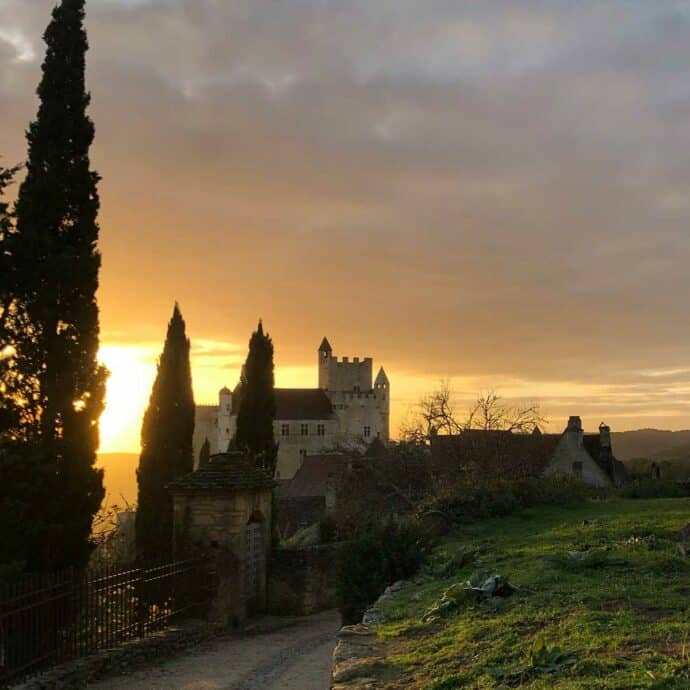 château de Beynac au coucher du soleil